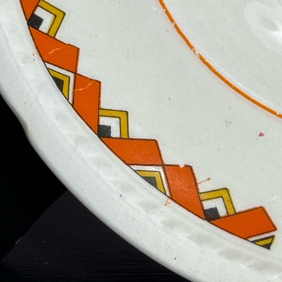 Vintage Saucer with Geometric Pattern 5.5-6” swinnertons majestic vellum - Picture 3 of 4